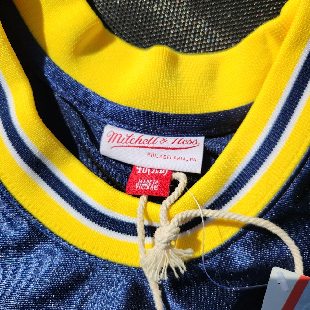100% Authentic Chris Webber Mitchell & Ness 91 92 Wolverines Jersey Size 48 XL - Picture 8 of 10